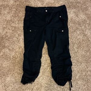 EUC - Women's Black Cargo Capri Pants